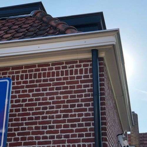 Foto van dakgoot in Harlingen