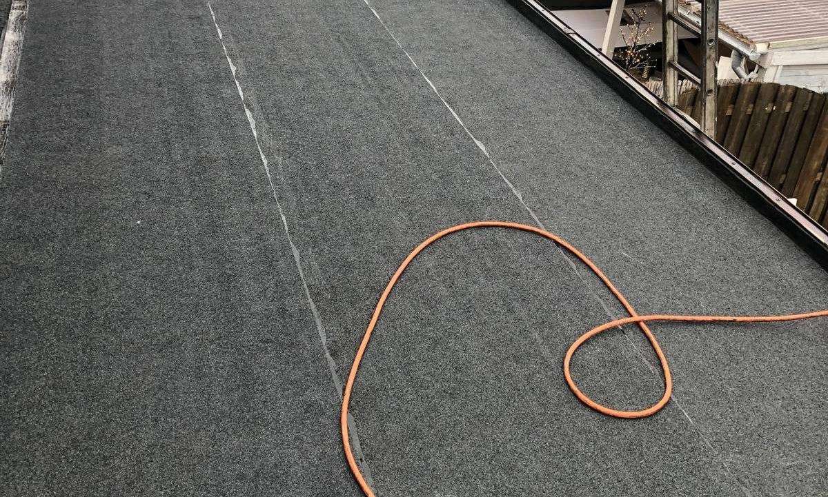 Nieuw bitumen dak aangelegd in Harlingen